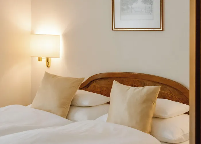 Отель Hotel City Central 4*